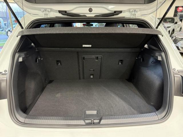 Volkswagen Golf image 9