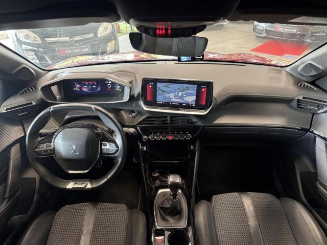 Peugeot 208 image 9