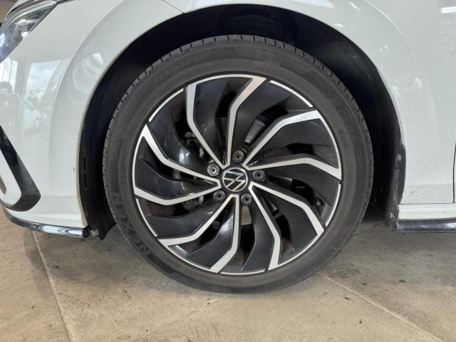 Volkswagen Golf image 8