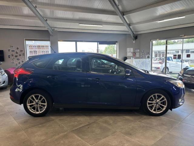 Ford Focus image 8