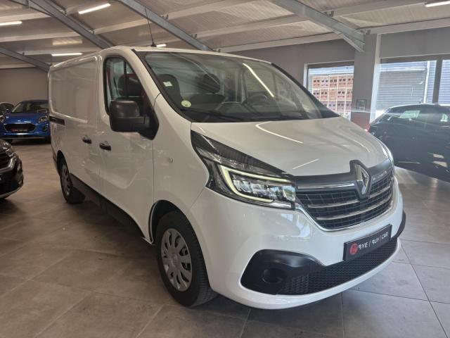 Renault Trafic image 2
