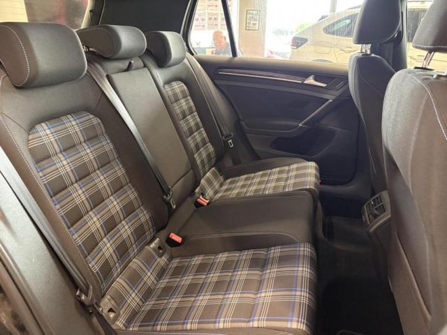 Volkswagen Golf image 6