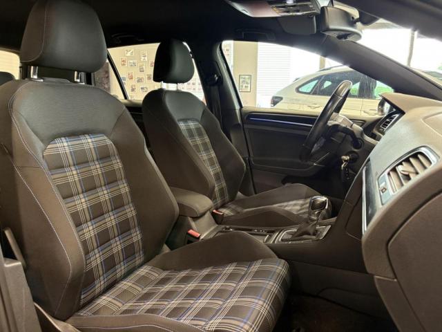 Volkswagen Golf image 9