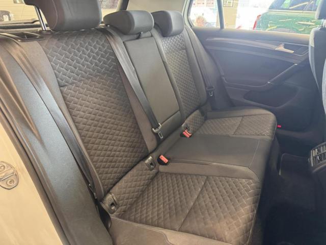 Volkswagen Golf image 2