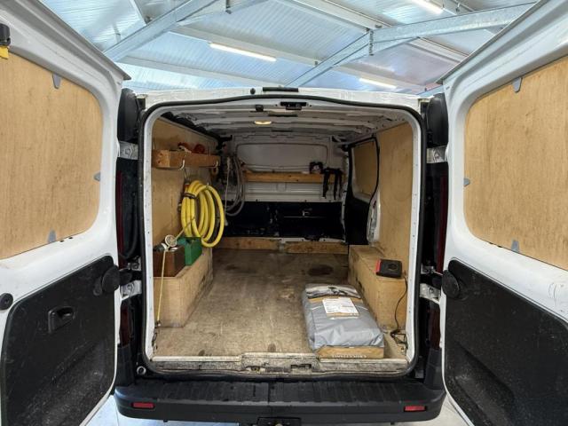 Renault Trafic image 2