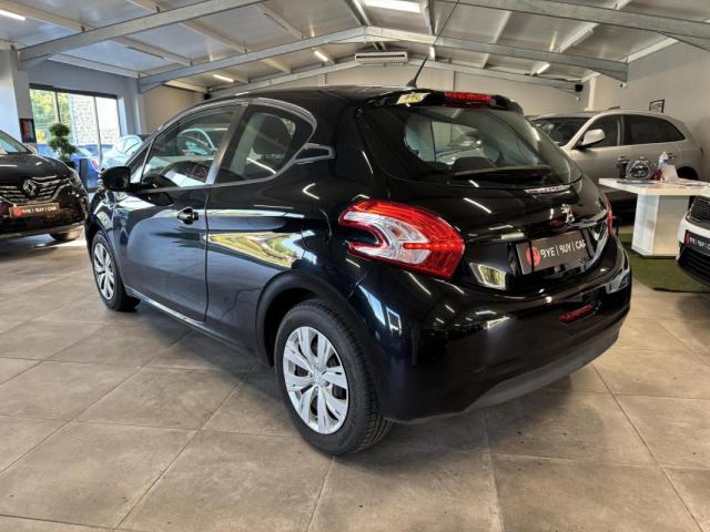 Peugeot 208 image 9