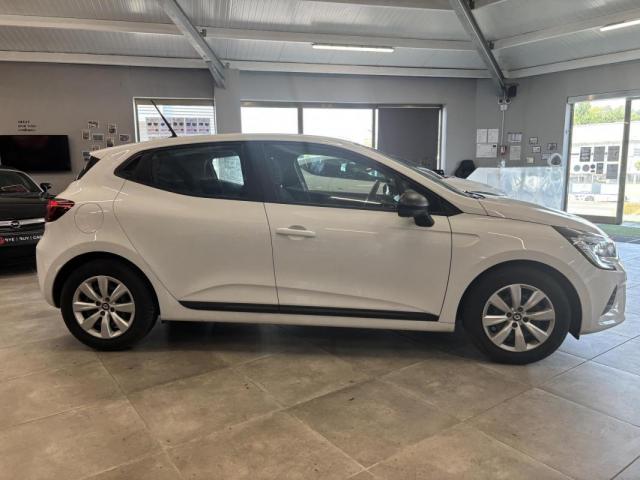 Renault Clio image 8