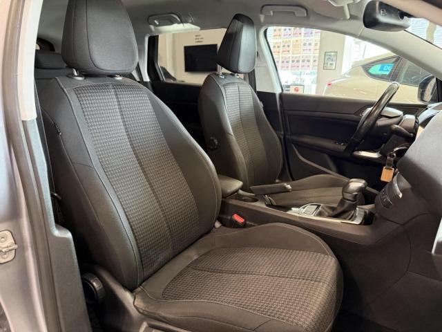 Peugeot 308 image 8