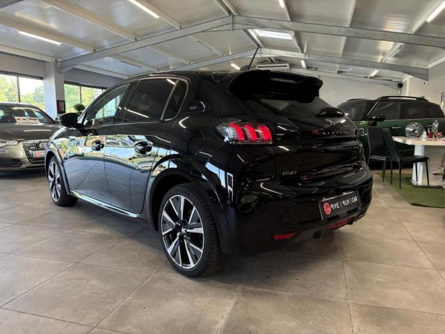 Peugeot 208 image 8