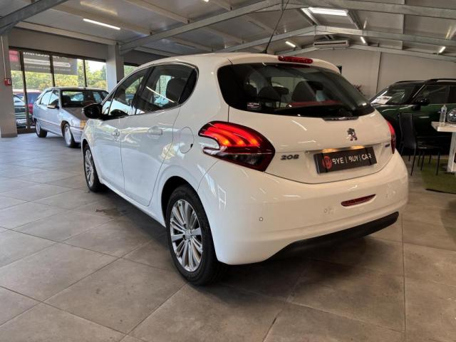 Peugeot 208 image 1
