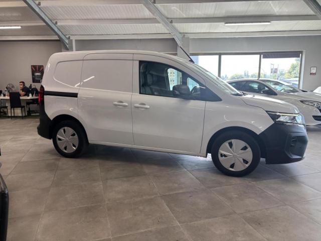Nissan Townstar image 7