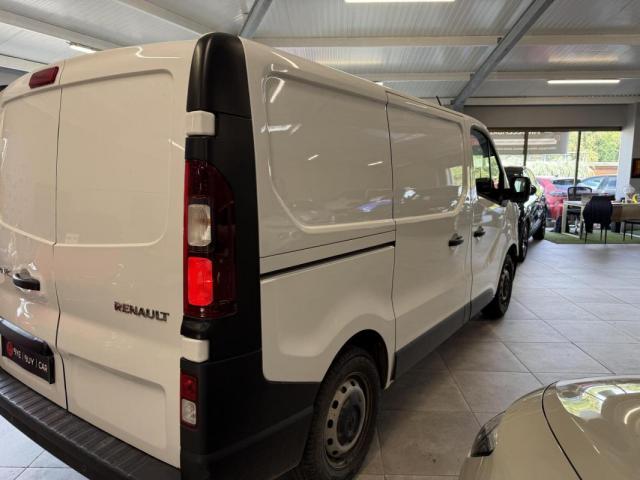 Renault Trafic image 2