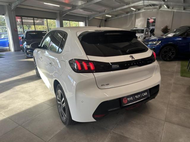 Peugeot 208 image 9