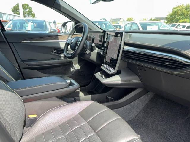 Renault Mégane E-Tech image 1