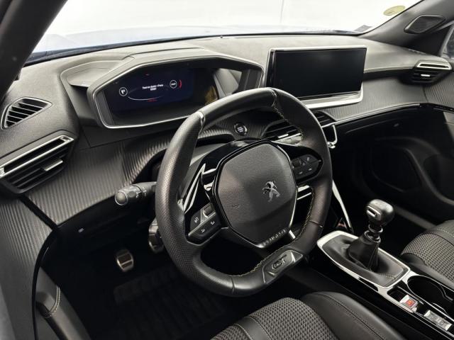 Peugeot 2008 image 2