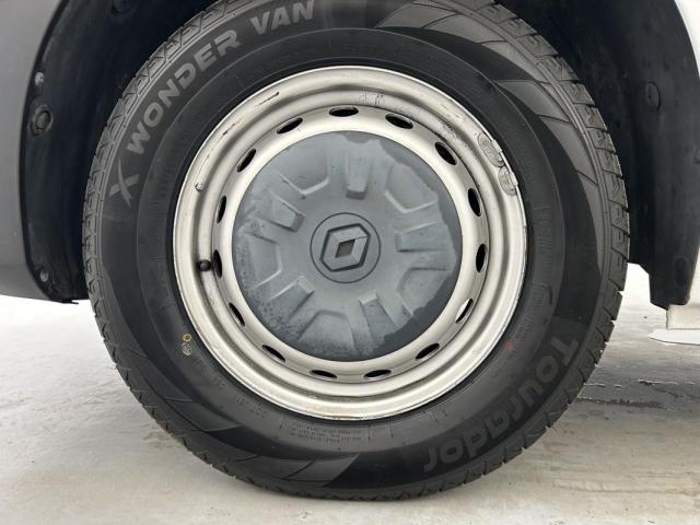 Renault Master image 8