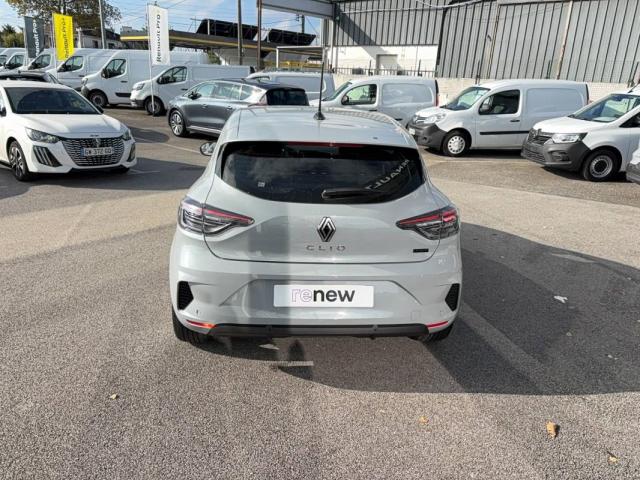 Renault Clio image 2