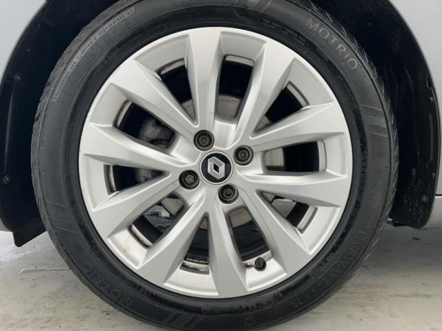 Renault Clio image 2