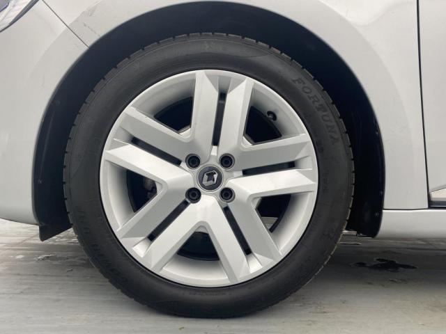 Renault Clio image 8