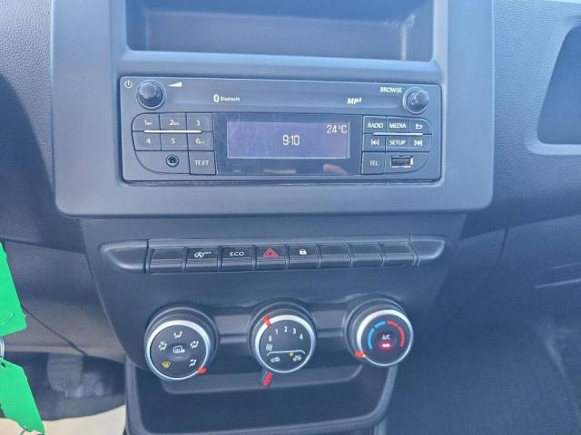 Renault Express Van image 4