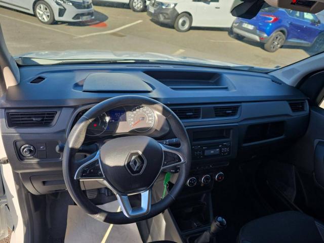 Renault Express Van image 9