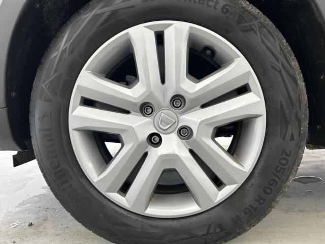 Dacia Sandero image 2