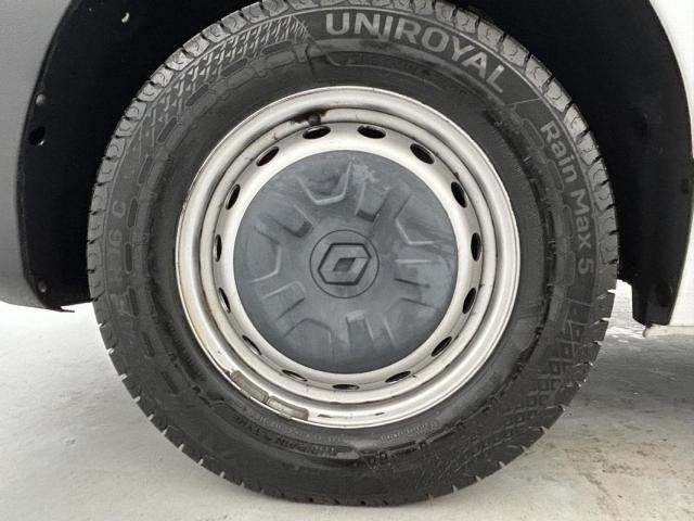 Renault Master image 2