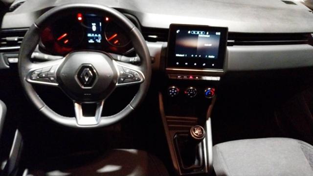 Renault Clio image 2