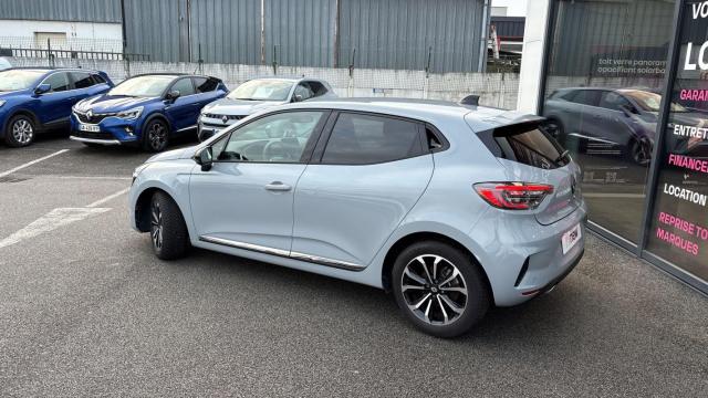 Renault Clio image 2