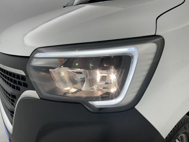 Renault Master image 9