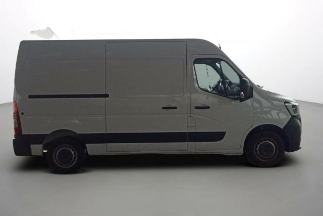 Renault Master image 2