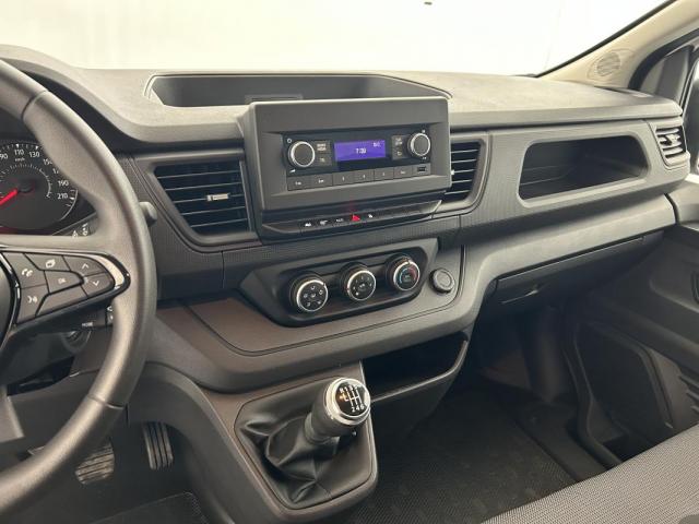 Renault Trafic image 1