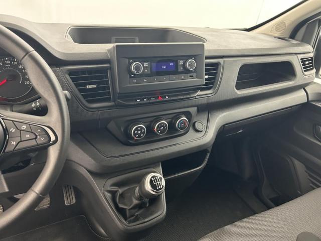 Renault Trafic image 1