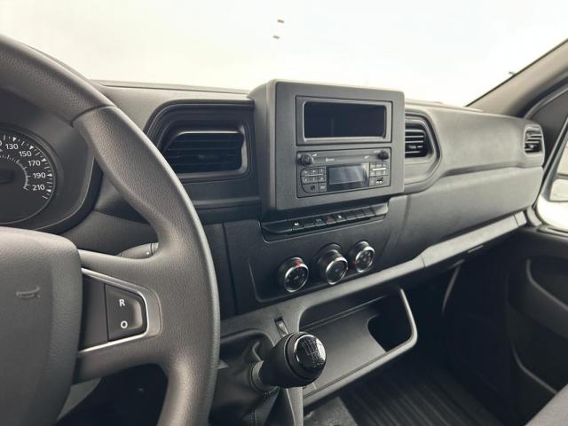 Renault Master image 8