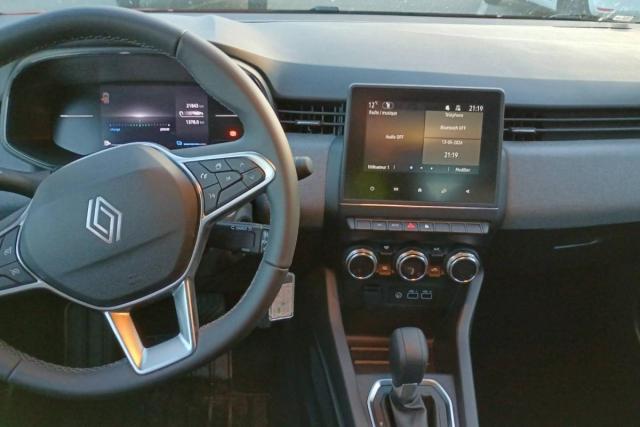 Renault Clio image 2