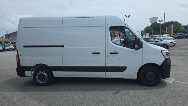 Renault Master image 2