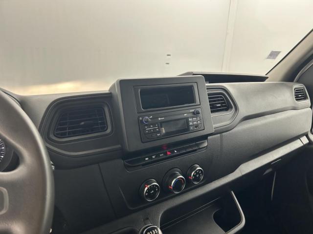 Renault Master image 1