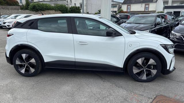 Renault Mégane E-Tech image 9