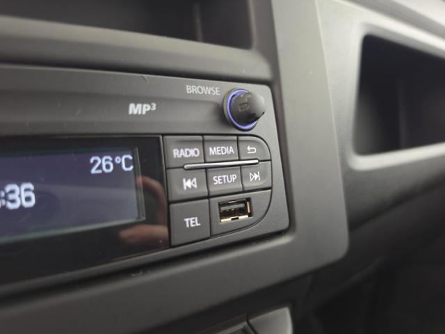 Renault Express Van image 9
