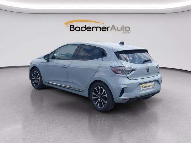 Renault Clio image 2