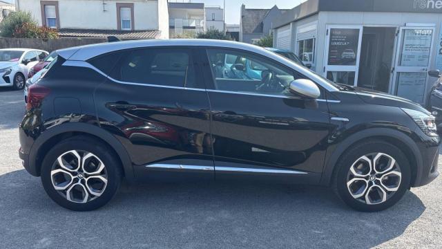 Renault Captur image 2