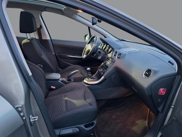 Peugeot 308 image 3