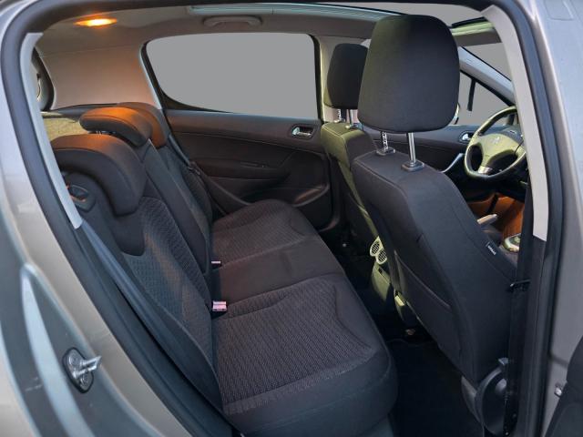 Peugeot 308 image 2