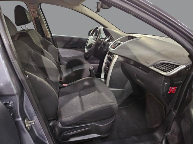 Peugeot 207 image 1