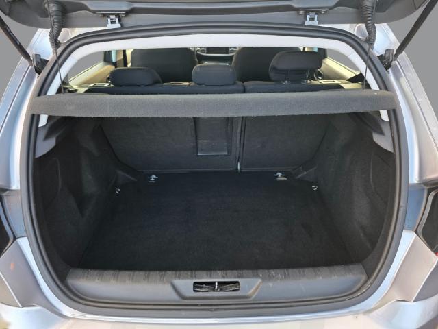 Peugeot 308 image 2