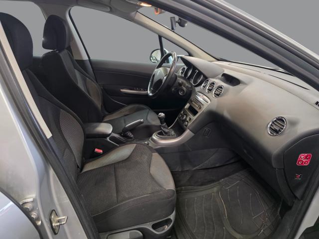 Peugeot 308 image 1