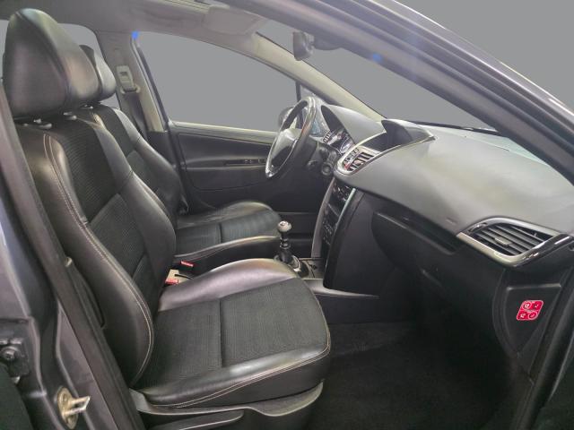 Peugeot 207 image 5
