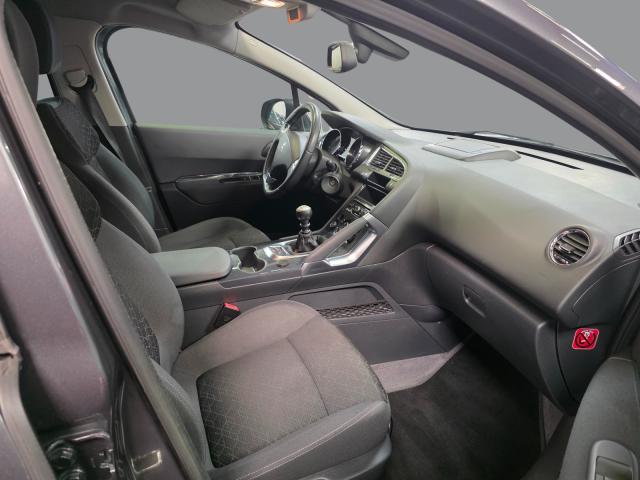 Peugeot 3008 image 2