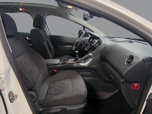 Peugeot 3008 image 3
