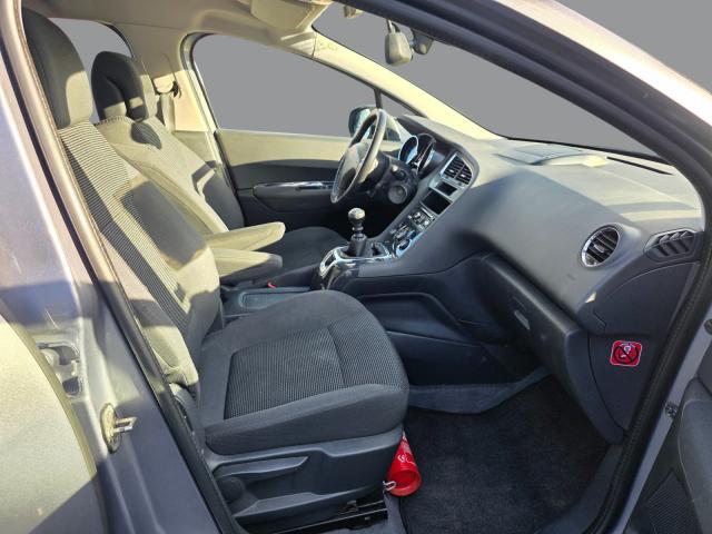 Peugeot 5008 image 3